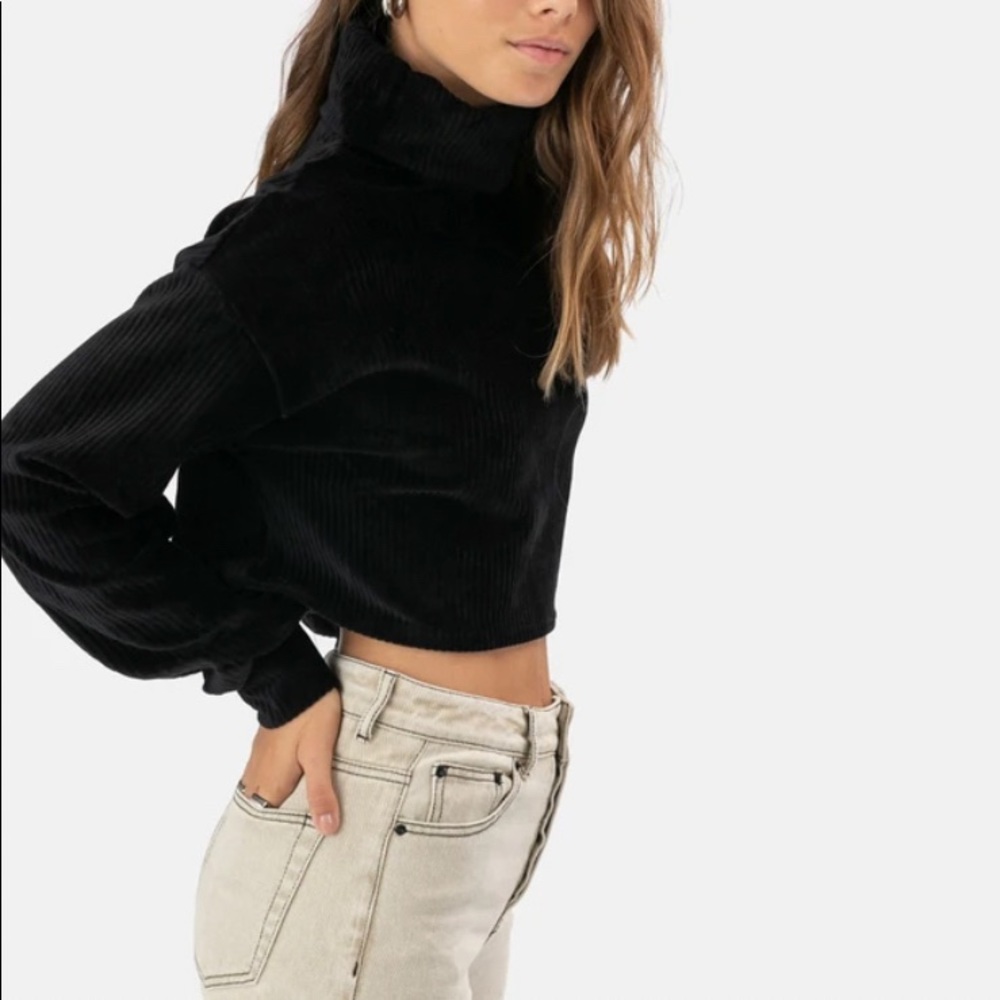 ADIKA Black Cropped Sweater